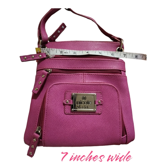 Nicole Miller crossbody small bag. Pre-loved in great condition - Picture 9 of 9